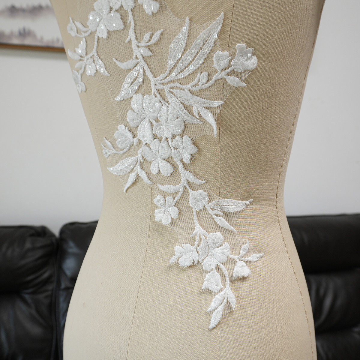 White Floral Leaf Sequins Appl - Craft Embellishment 评论和价格
